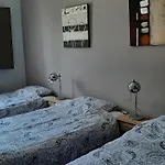 روندا فندق *