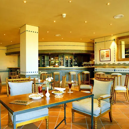 Готель Ronda Ронда