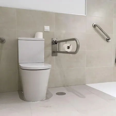 Готель Ronda *